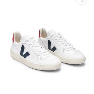 Veja V10 Leather Casual Women’s White Black Athletic Fall Sneakers Sz 10